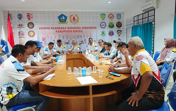dedi-sutanto-alias-apeng-ketua-umum-koni-bintan-memimpin-rapat-pengurus-untuk-persiapan-kejuaraan-bupati-bintan-cup-turnamen-atlet-pelajar-hingga-persiapan-raker-koni-bintan-tahun-2025