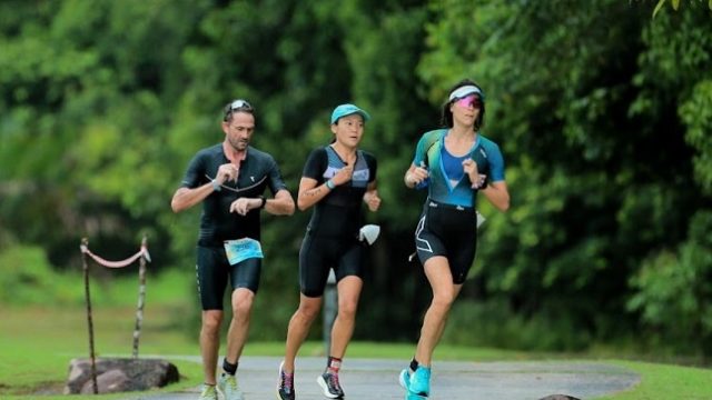 peserta-bintan-triathlon-melintasi-rute-lari-di-lagoi-bay-f-bintan-resorts-640x360